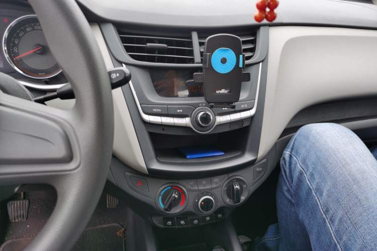 Used Chevrolet Sail 2015 Sail 3 1.5L Manual with Ideal Sunroof Edition