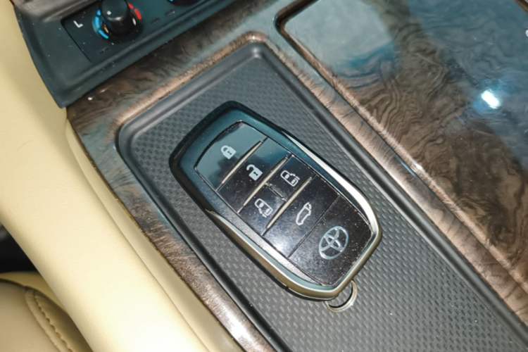 Used Toyota Vellfire 2019 Dual-Engine 2.5L HV Prestige Edition
