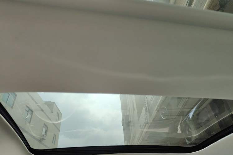 Used Mercedes-Benz EQE 2022 350 Luxury Edition Headliner