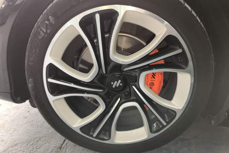 Used IM LS7 2023 100kWh Lux Rear-Drive Version