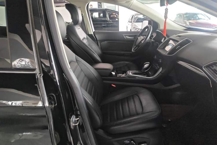 Used Ford Edge 2016 EcoBoost 245 Two-Wheel-Drive Titanium 7-Seater