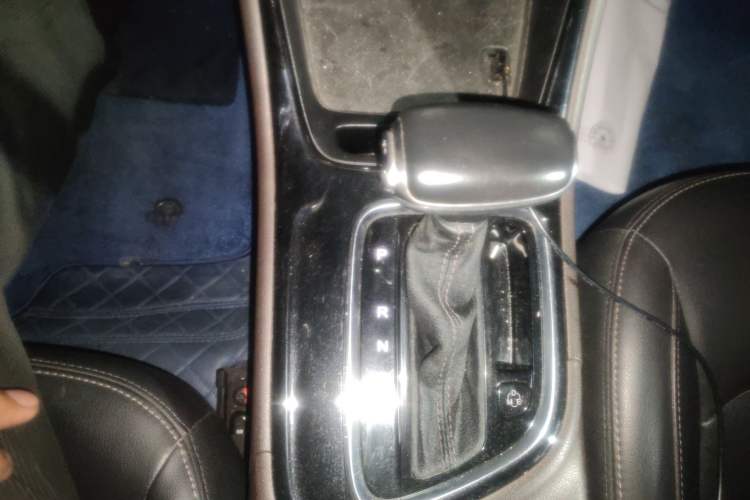 Used GAC Trumpchi GA4 2018 150N Automatic Luxury Edition Gear Lever