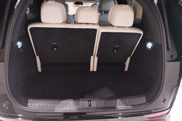 Used Li Auto MEGA 2025 Home Family Special Edition