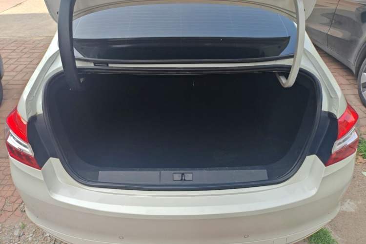 Used Peugeot 408 2015 1.2T Automatic Luxury Edition Trunk