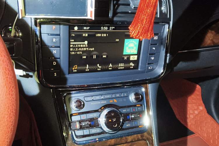 Used Lincoln Continental 2018 3.0T Four-Wheel Drive Prestige Edition Audio And AC Panel