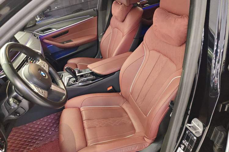 Used BMW 5 Series 2023 530Li Luxury Edition M Sport Package Left Front Seat