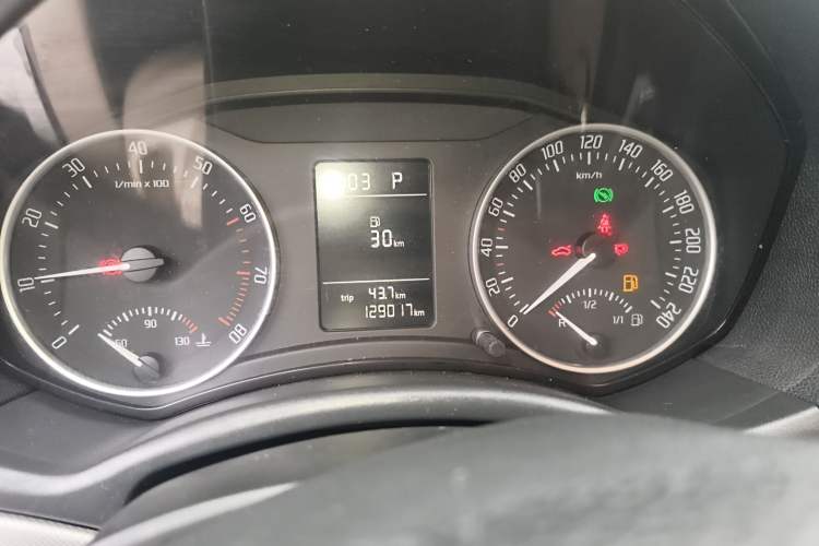 Used Skoda Octavia 2015 Classic Model 1.6L Automatic Yijie Version Instrument Cluster