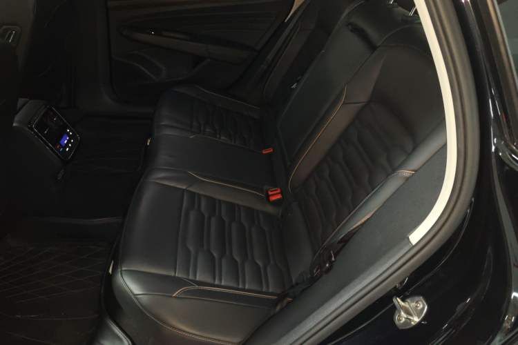 Used Volkswagen Passat 2019 330TSI Elite Edition China VI
