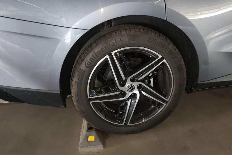 Used MG 7 2023 1.5T DCT Luxurious Supreme Edition
