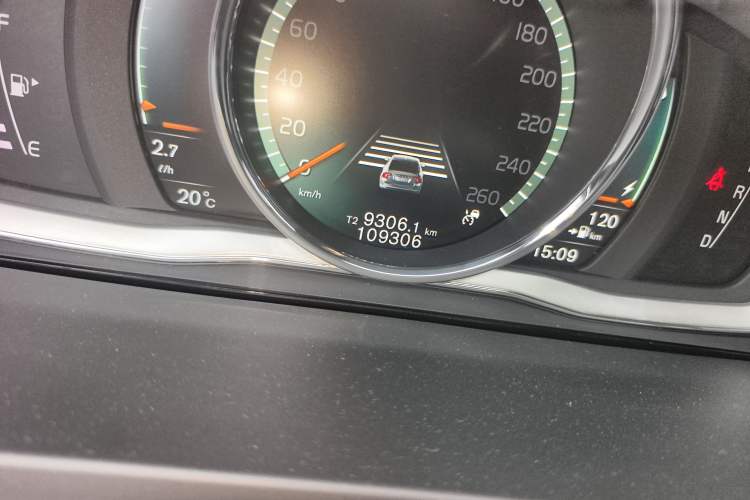 Used Volvo S60 New Energy 2018 S60L E-Drive Hybrid T6 Progressive Edition Odometer Close Up