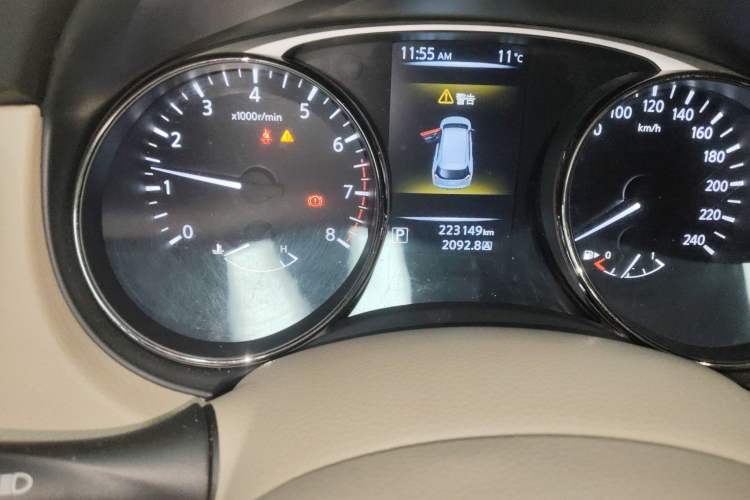 Used Nissan X-Trail 2014 2.0L CVT Comfort Edition 2WD Odometer Close Up