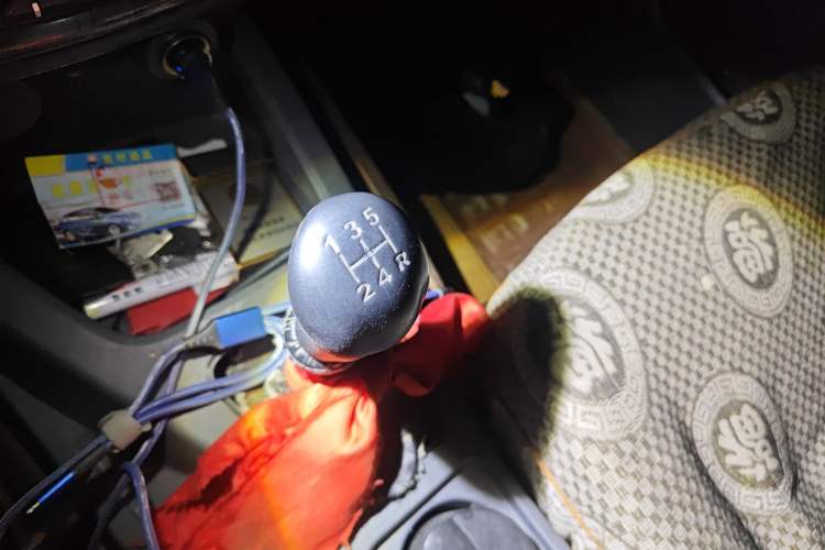 Used Wuling Rongguang V 2015 1.2L Base Version
