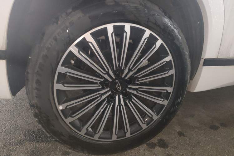 Used Chery Tiggo 9 2025 2.0T Automatic Two-Wheel Drive Luxury Edition 5 Seats
