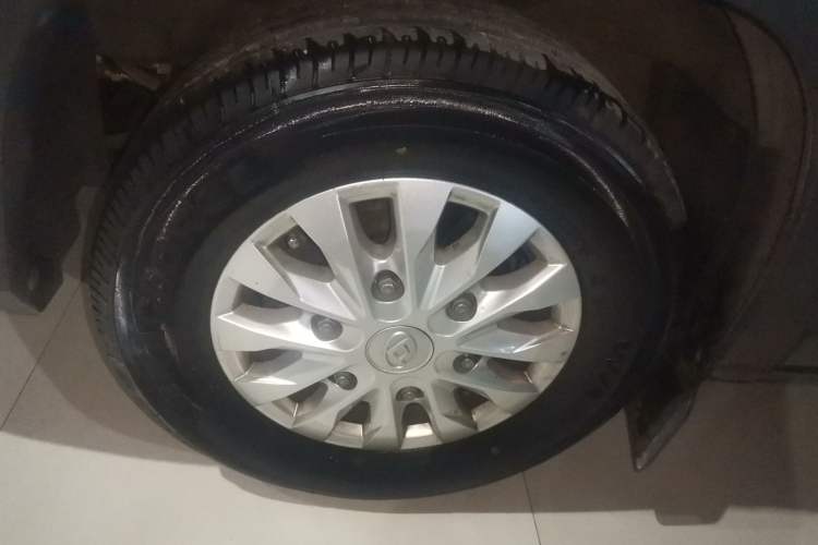 Used SAIC MAXUS Xintu V90 2022 2.0T Automatic Zhiyun King Rear-Drive Extended Wheelbase High-Roof Design with Single Rear Tire—6/7 Seater