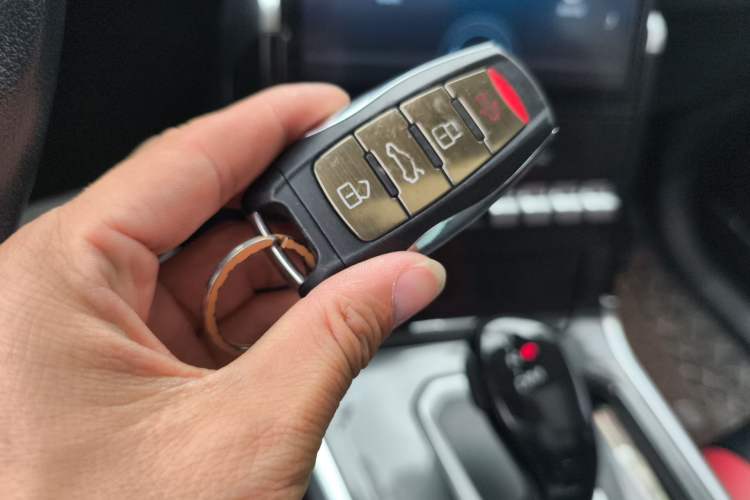 Used Haval H4 2019 1.5 GDIT DCT Luxury Smart Connectivity Version China VI Standard Vehicle Key