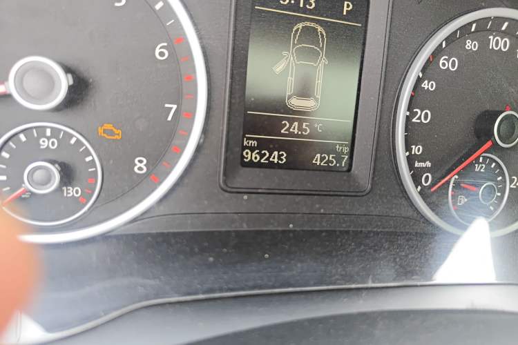 Used Volkswagen Tiguan 2017 300TSI Automatic Two-Wheel Drive Silk Road Comfort Edition Odometer Close Up