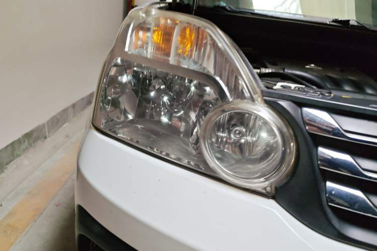 Used Dongfeng Fengdu MX6 2015 2.0L CVT Two-Wheel Drive Excellence Edition Right Front Headlight