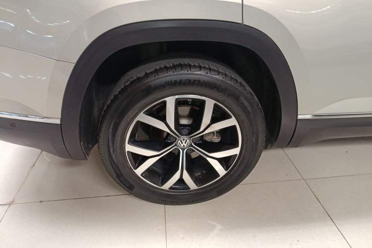 Used Volkswagen Teramont 2020 380TSI Four-Wheel Drive Luxury Version China VI Standard Right Rear Wheel Hub