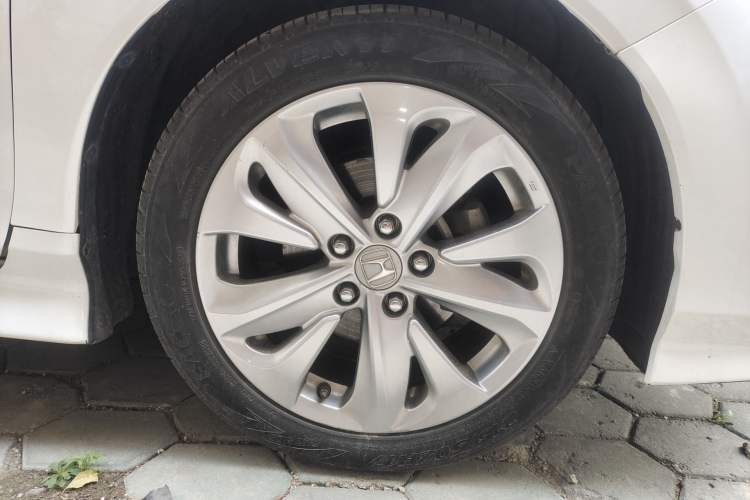 Used Honda Jade 2017 1.8L automatic Comfort version 5 seats
