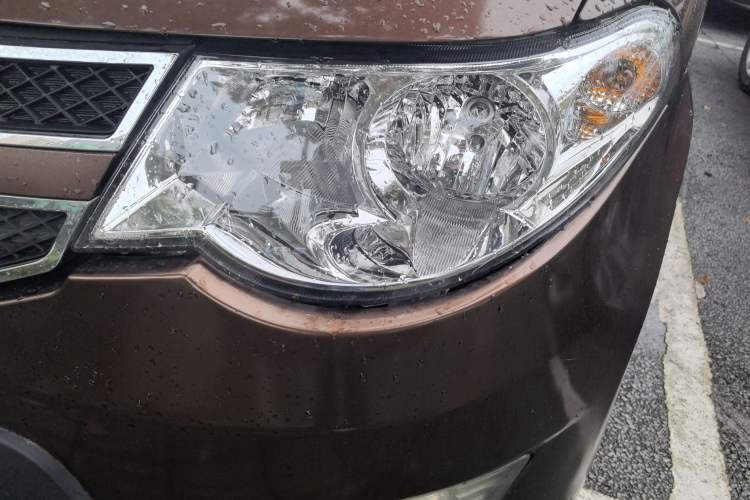 Used Wuling Hongguang 2014 1.5L S Comfort Model Left Front Headlight