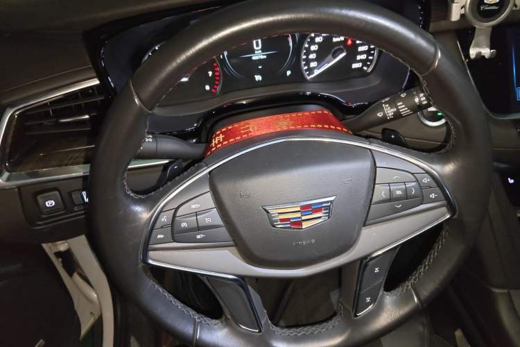 Used Cadillac XT5 2018 25T Luxury Model