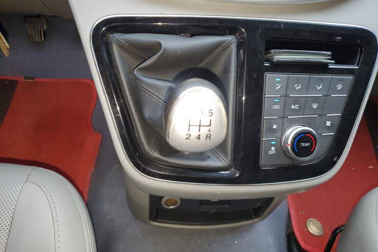 Used JAC Refine M4 2018 2.0L Manual Express Version