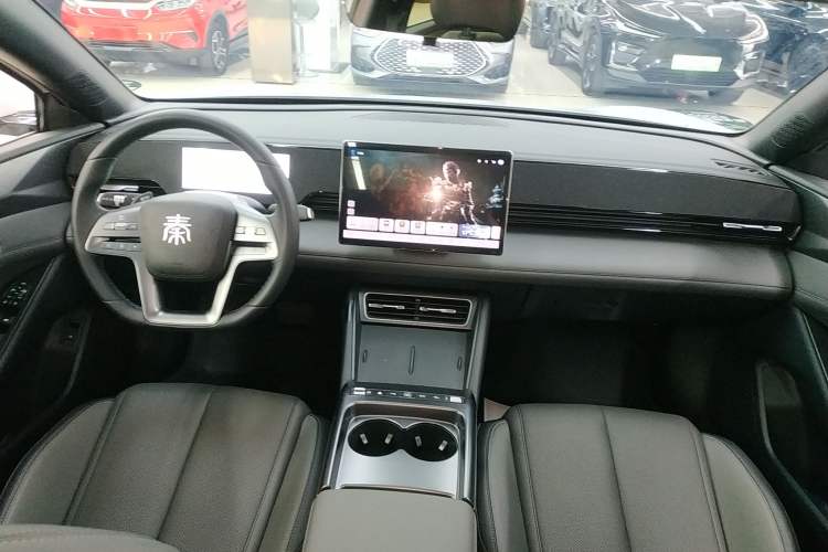 Used BYD Qin L 2025 EV 545KM Beyond Version Center Console