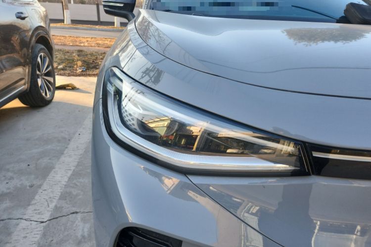 Used Volkswagen ID.4 CROZZ 2021 Long-Range PRO Two-Wheel Drive Version Right Front Headlight