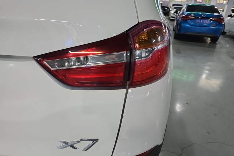 Used SWM X7 2019 1.5T automatic Comfort version 7 seats Right Rear Taillight