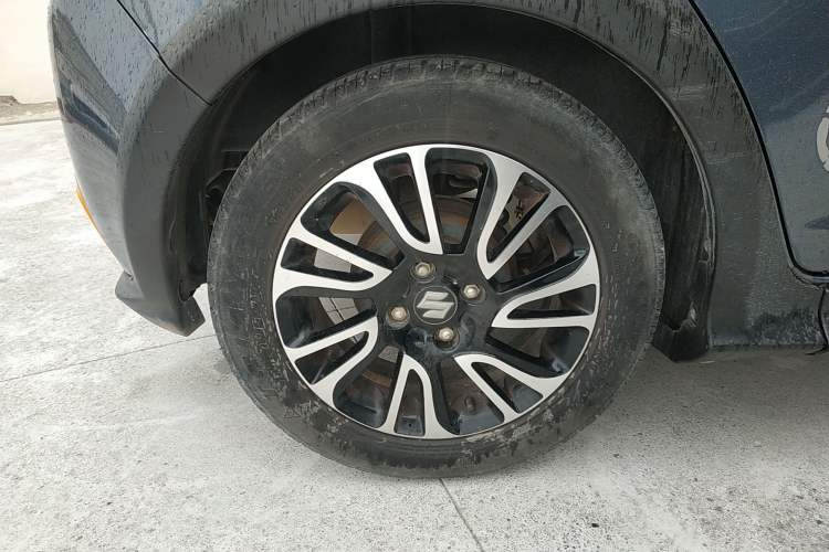 Used Suzuki Swift 2016 1.5L Automatic Fashionable Coolplay Edition
