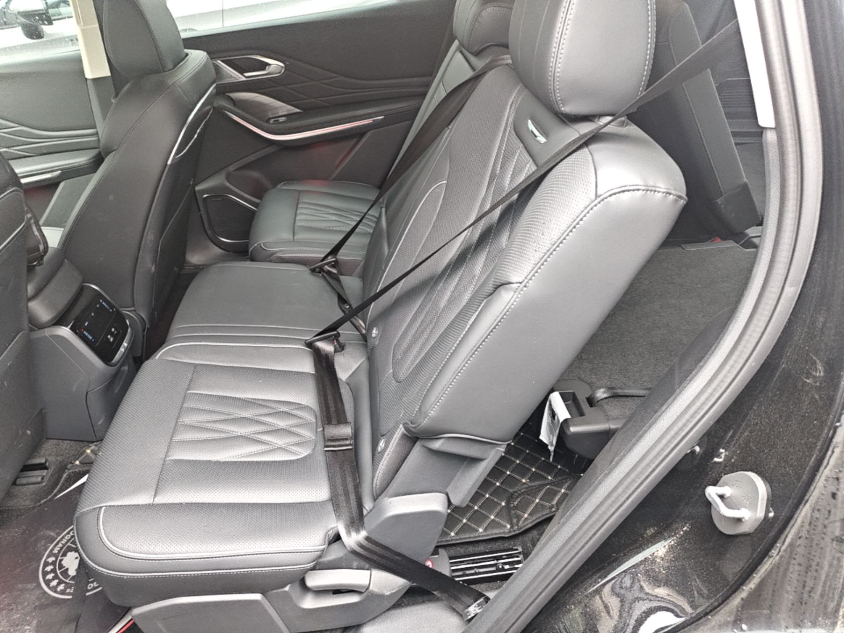 Hongqi HS7 PHEV 2024 2.0T PHEV Four-Wheel Drive Flagship Edition 7 Seats — снимка 20