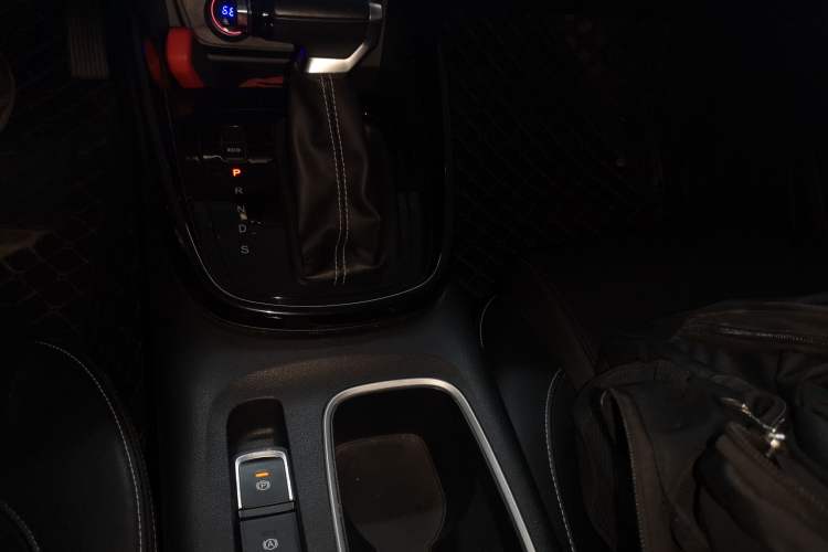 Used Baojun 530 2020 1.5T CVT Prestige Connected Version 7 Seats Gear Lever