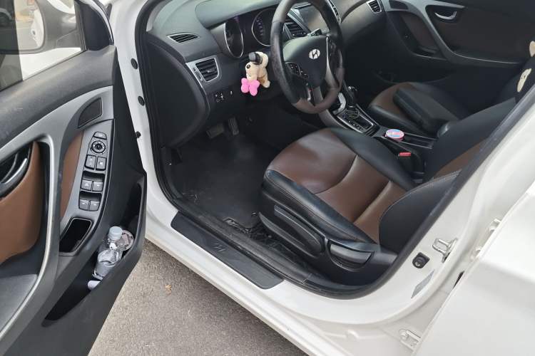 Used Hyundai Elantra (5th Generation / Langdong) 2016 1.6L Automatic Prestige Model
