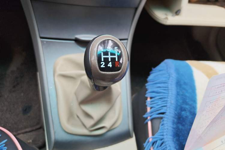 Used BYD L3 2012 1.5L Manual Comfort Edition Gear Lever