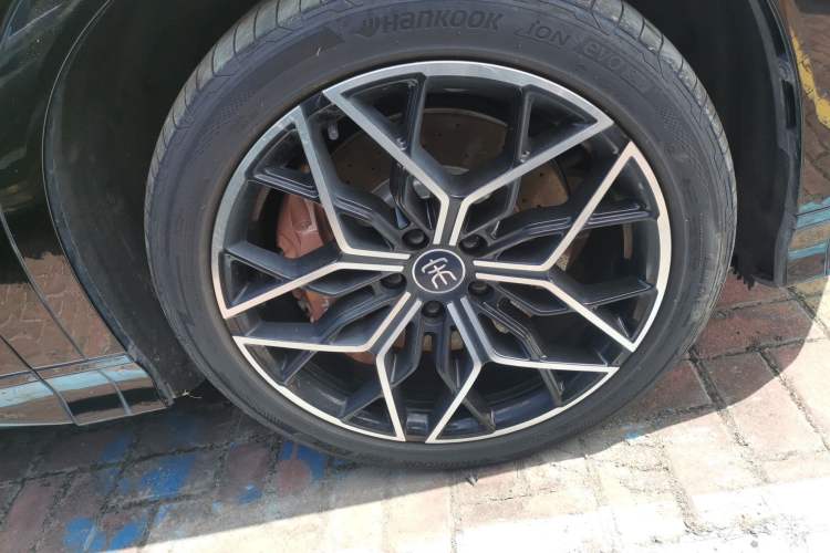 Used BYD Song L EV 2024 602 km All-Wheel-Drive Excellence Version Right Front Wheel Hub