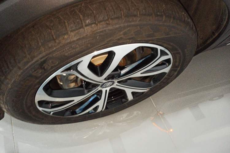 Used BYD Tang New Energy 2025 Intelligent Driving Version DM-i 115KM Flagship Edition Left Front Wheel Hub