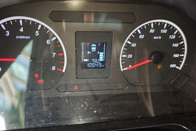 Used FORTHING Lingzhi 2023 M5L 1.6L Base Model 7 Seats