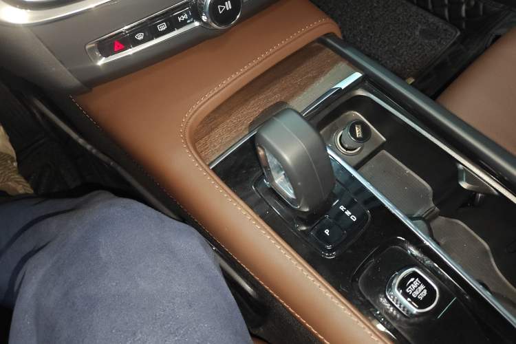 Used Volvo V90 2023 Cross Country B5 AWD Smart Range Edition
