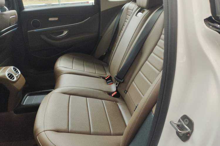 Used Mercedes-Benz E-Class 2019 E 300 L Sporty and Stylish Model
