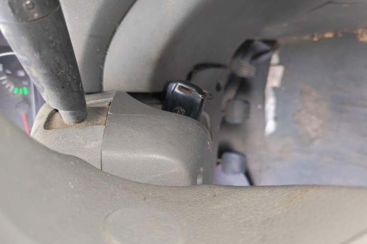 Used Dongfeng Shuaike 2011 1.5L Manual Standard Model 7 Seats China IV Standard
