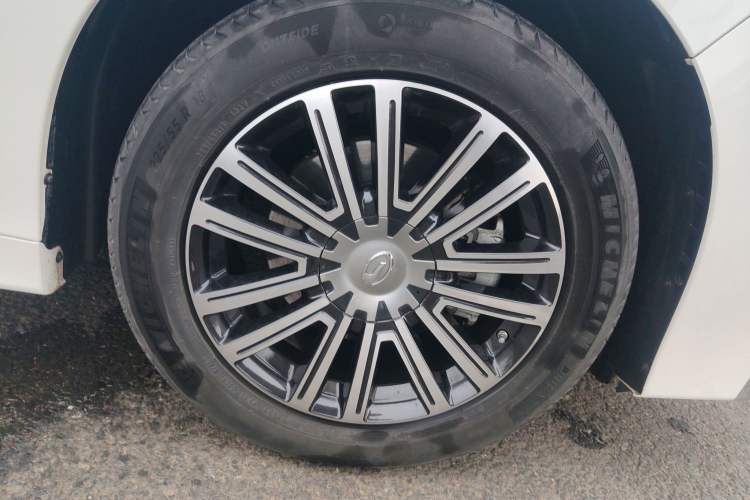 Used GAC Trumpchi M8 2021 Lingxiu Series 390T Deluxe Edition Right Front Wheel Hub