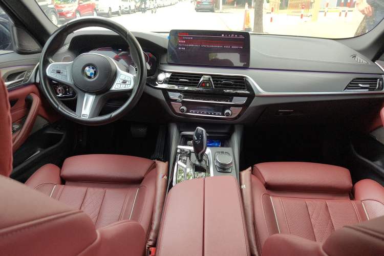 Used BMW 5 Series 2022 Second Facelift 530Li Luxury Version M Sport Package
