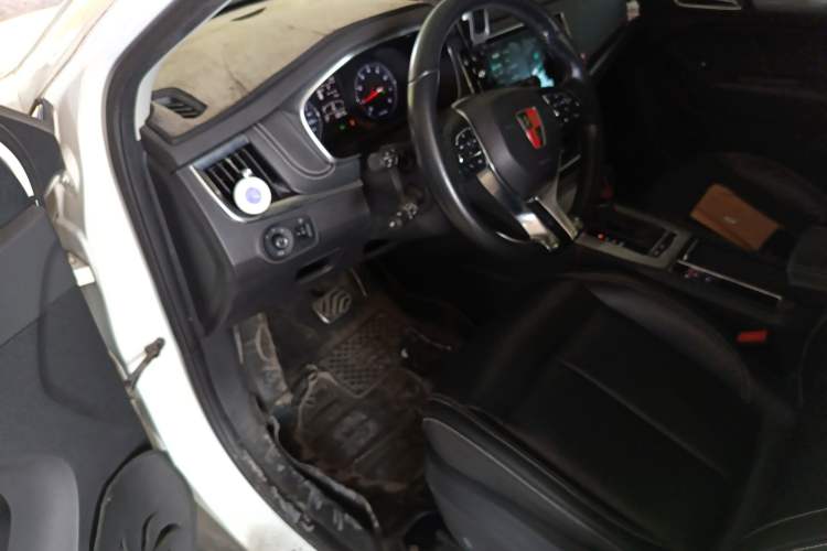 Used Roewe RX5 2016 20T Two-Wheel Drive Automatic Internet Smart Edition
