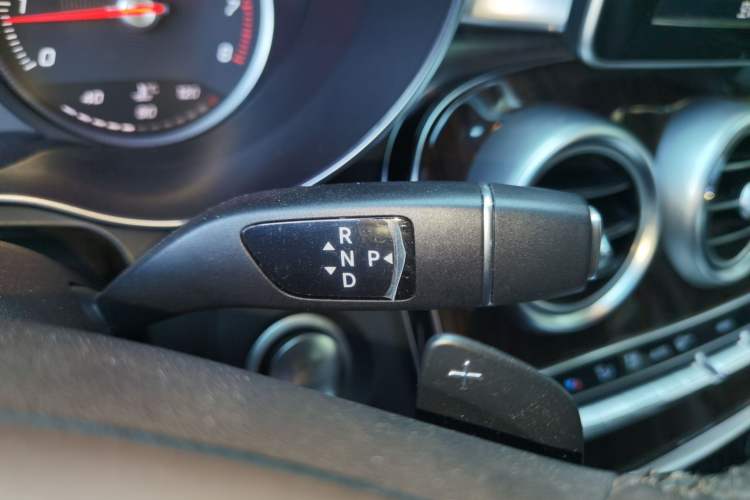 Used Mercedes-Benz GLC 2018 GLC 260 4MATIC Luxury Model Gear Lever