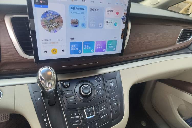 Used Buick GL8 2018 28T Luxury Model China VI Standard