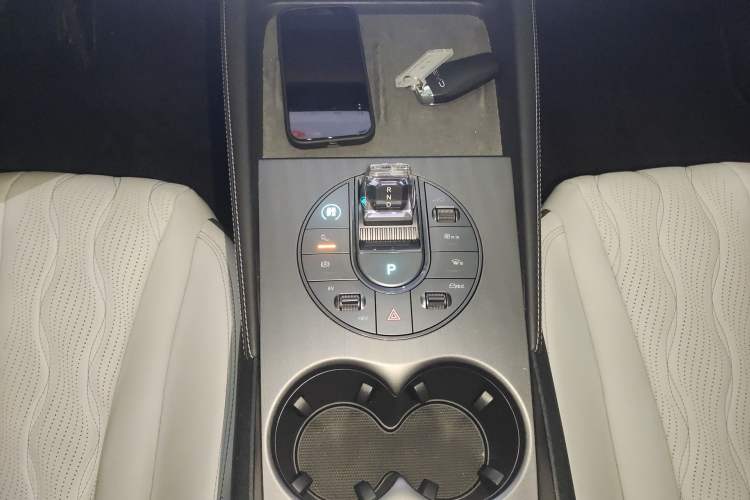 Used BYD Seal 06 New Energy 2024 DM-i 120KM Flagship Model Gear Lever