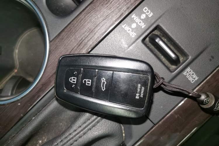 Used Toyota Highlander 2022 Dual-Engine 2.5L Four-Wheel Drive Supreme Edition 7-Seater