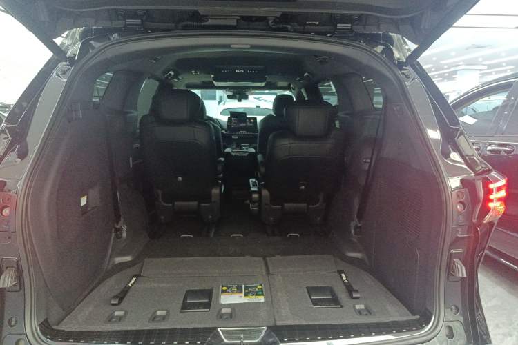 Used Toyota Sienna 2024 2.5L Hybrid Four-Wheel Drive Prestige Edition