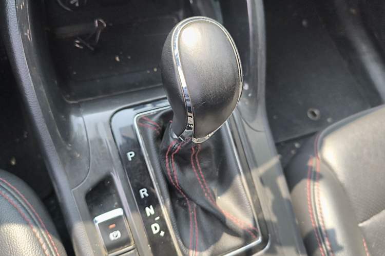 Used CHANGAN CS75 2017 Shangkui Edition 1.5T Automatic Fengxiang Model
