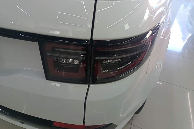 Used Land Rover Discovery Sport 2020 249 PS R-Dynamic Performance Edition